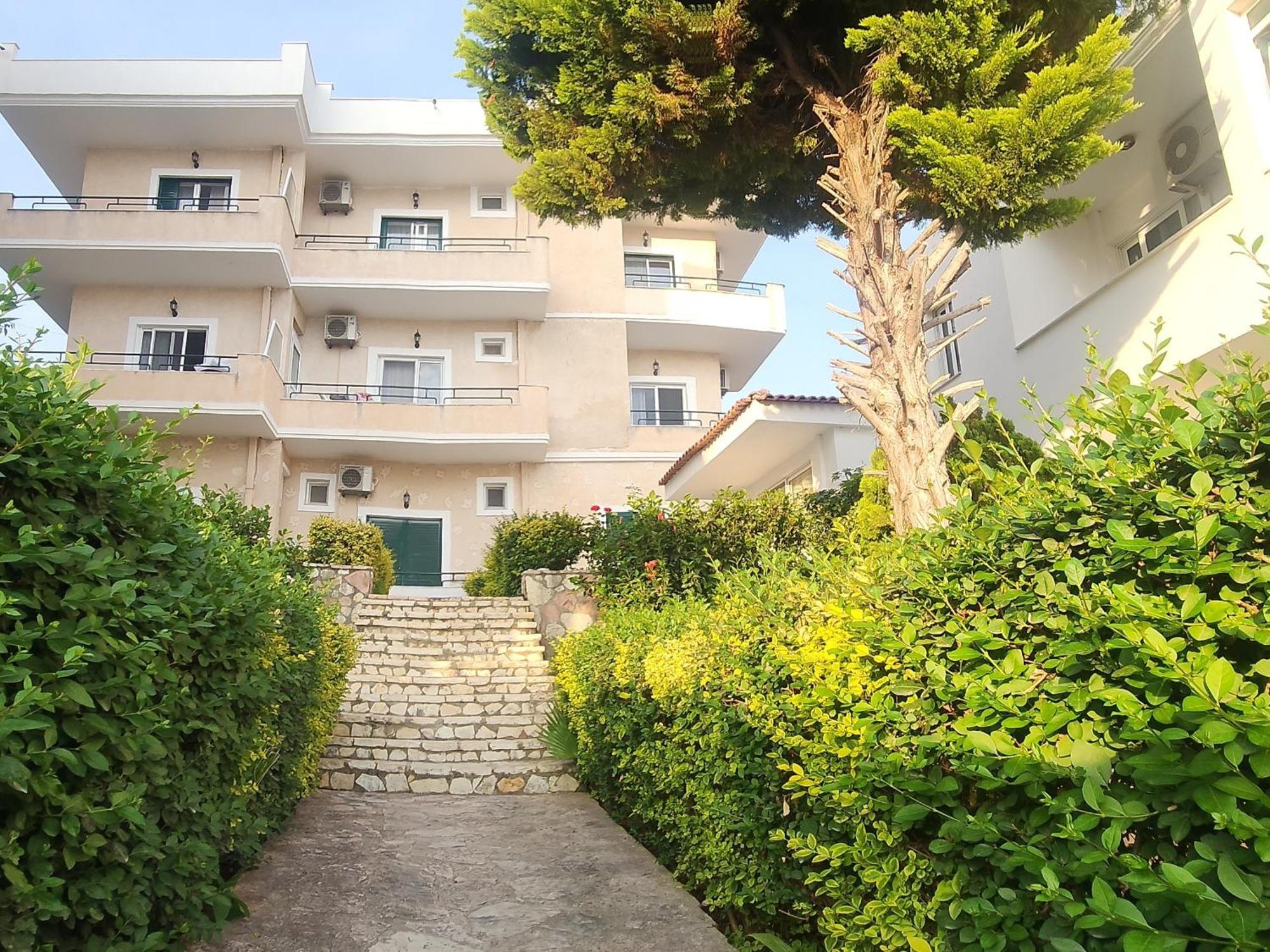 Amelie'S Apartments & Beach Saranda Exterior foto